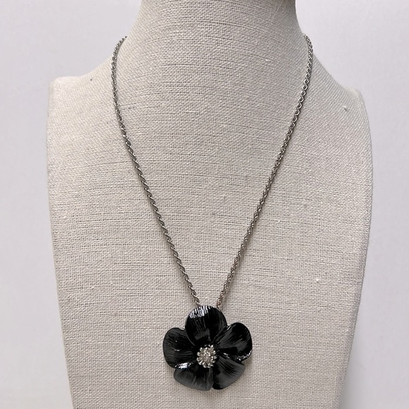 Flower Full Necklace Metal